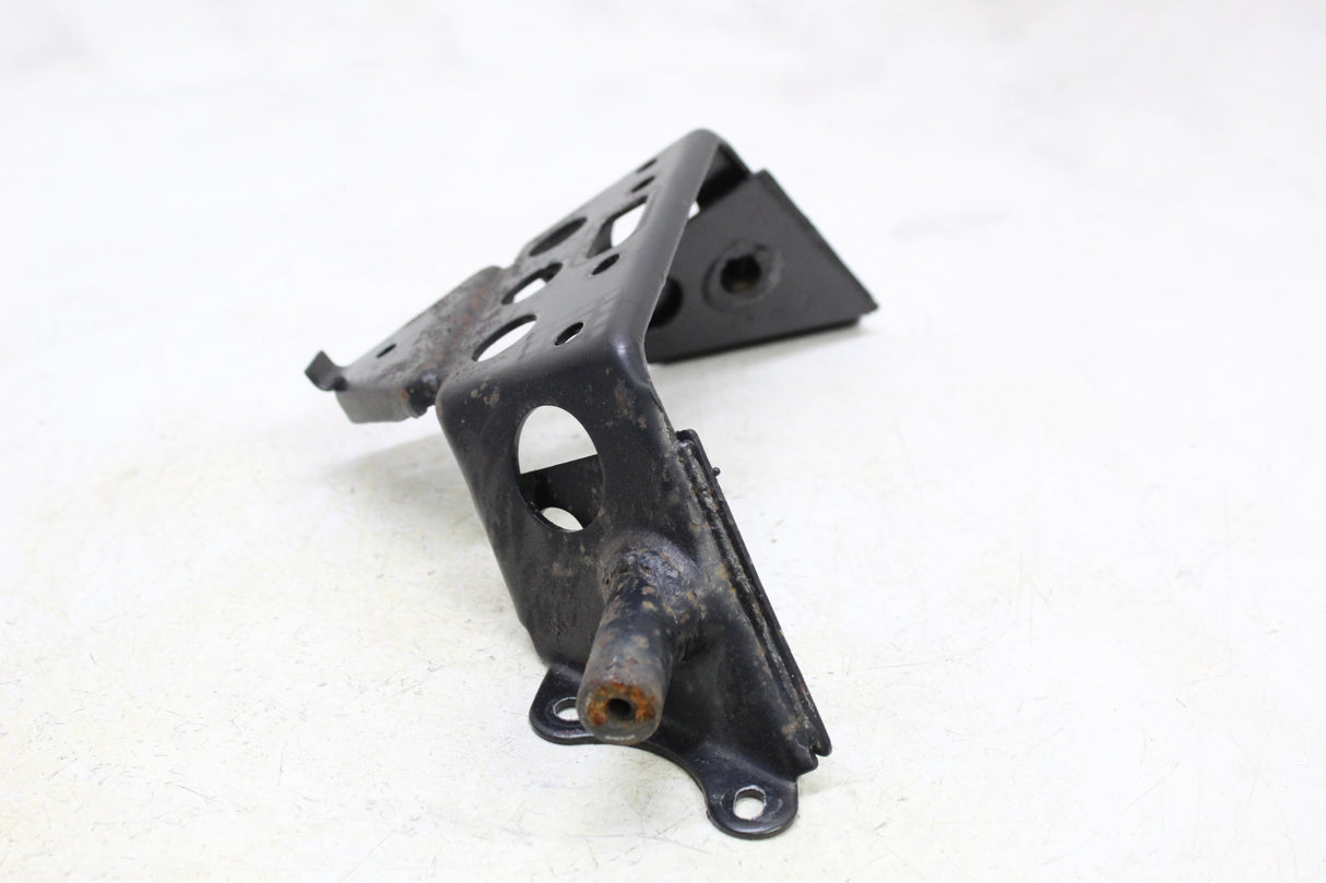 2003 Yamaha Zuma 50 YW50 OEM FRONT SEAT MOUNTING BRACKET MOUNT