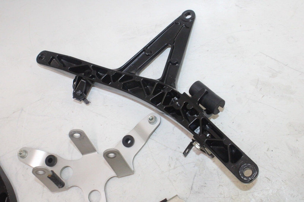 2018 Kawasaki Concours 14 Zg1400 Abs Oem Front Gas Tank Bracket Mount Set