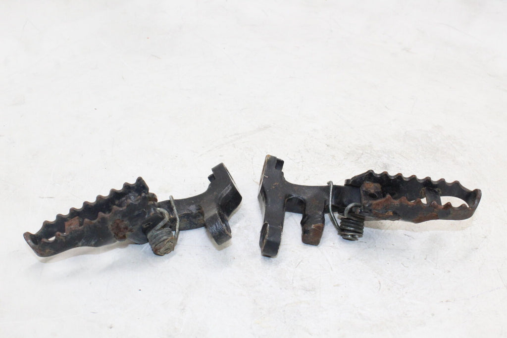 1995 84-02 Honda Xr200R Left Right Foot Rests Pegs 50616-Kt0-670 50626-Kk0-000