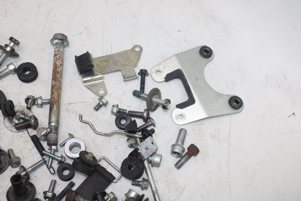 2007-08 Suzuki Gsxr750 Engine Misc. Bolts Hardware Screws 09103-10041 Oem