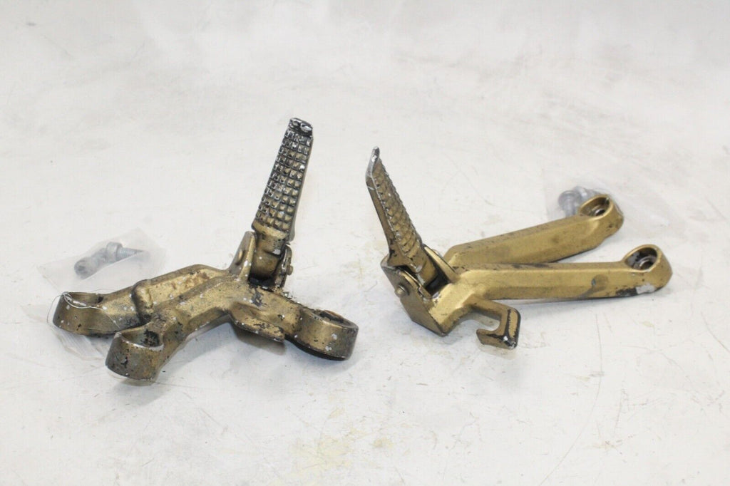 2004 Suzuki Gsxr600 Oem Rear Back Passenger Peg Set Pair