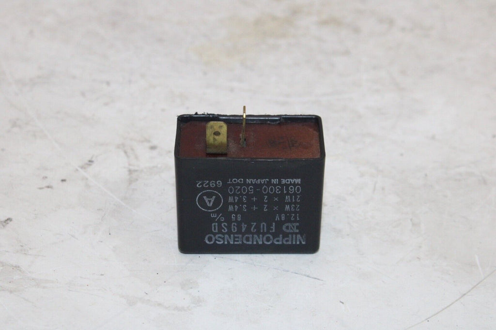 80-81 Suzuki Gs250T Oem Turn Signal Blinker Relay Flasher Switch