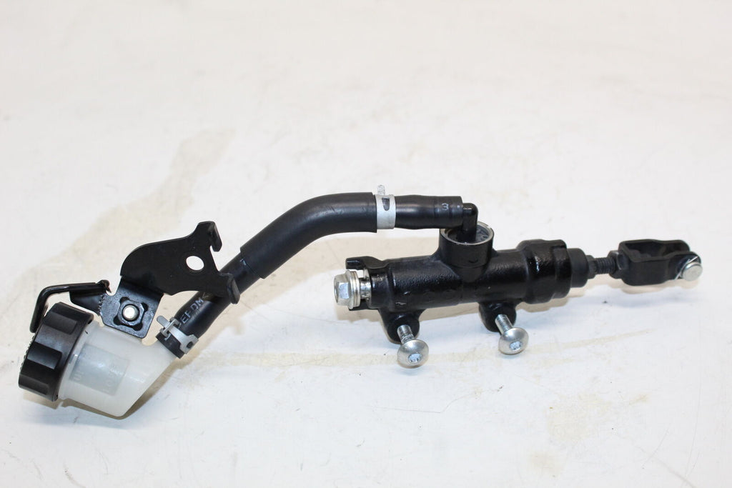 2018 17-23 Suzuki Gsxr1000R Rear Back Brake Master Cylinder W Reservoir