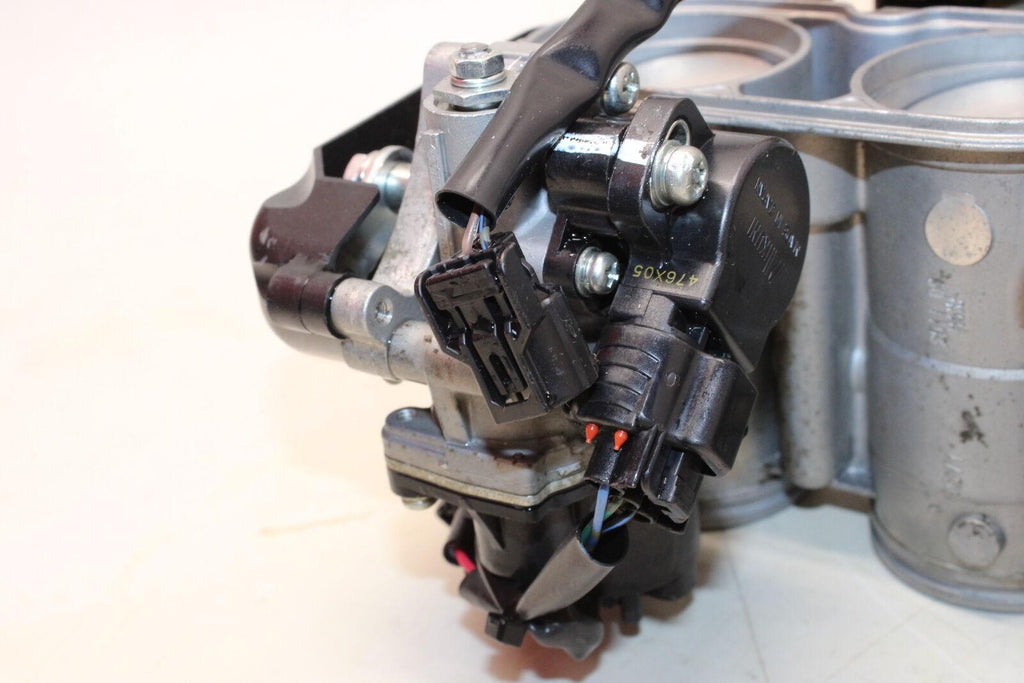 2007 Yamaha Fz1 Main Fuel Injectors / Throttle Bodies