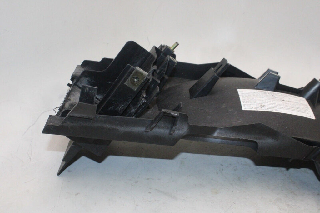 2002 Yamaha Fz1 Fazer Fzs1000 Oem Rear Back Tail Undertail Battery Tray Plastic