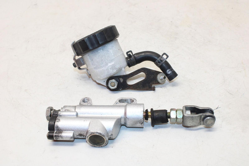 2013 Yamaha Yzf250 Rear Back Brake Master Cylinder W Reservoir