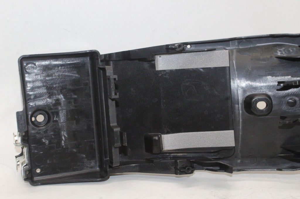 08-09 Suzuki Gsxr750 Oem Rear Back Tail Undertail Battery Tray Plastic