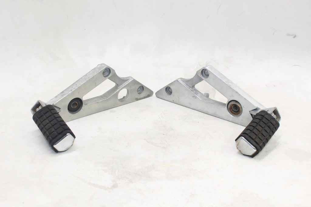 1982 Yamaha Xj750 Rear Back Passenger Peg Set Pair Oem