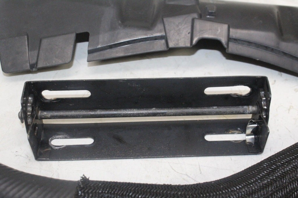 2004 Suzuki Gsxr600 Oem Hose W Misc Bracket Cowl Guard