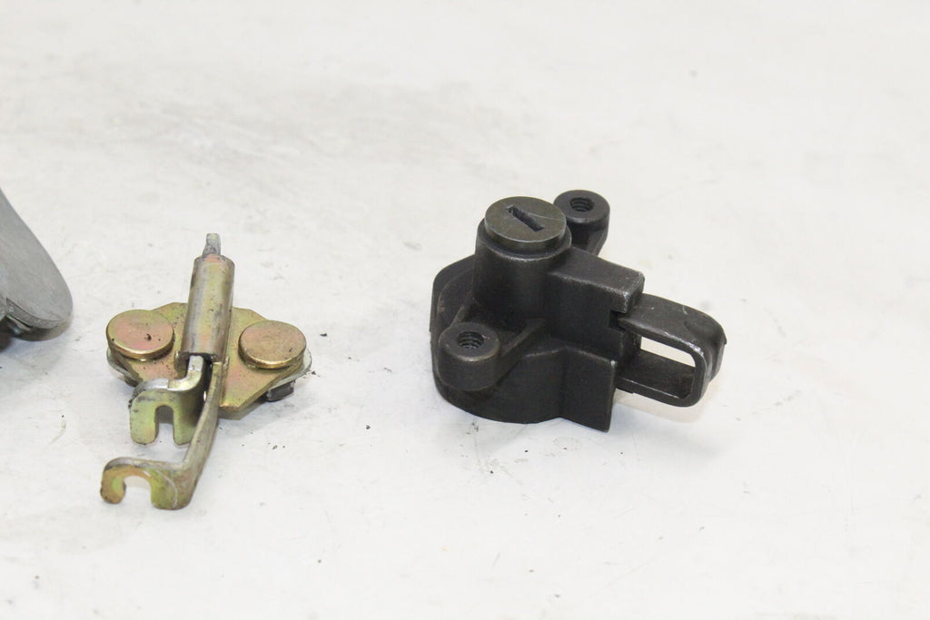 2002 Yamaha Yzf600R Ignition Lock Set W/ Gas Cap And Seat Lock Oem *No Key*