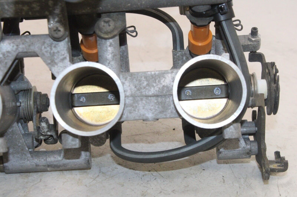 2006 Yamaha Fz6 Oem Main Fuel Injectors / Throttle Bodies