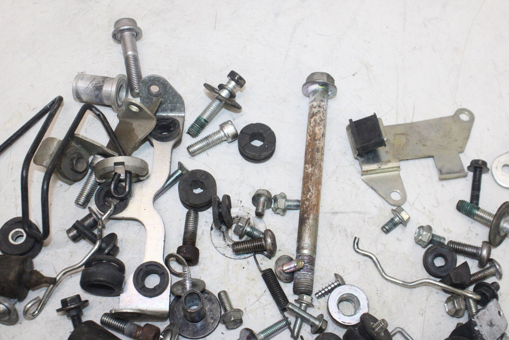 2007-08 Suzuki Gsxr750 Engine Misc. Bolts Hardware Screws 09103-10041 Oem