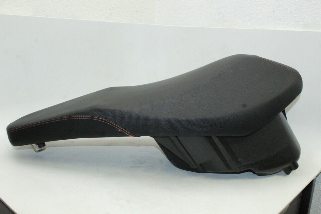 2023 Zinger 200Cc Seat Saddle W/ Glove Compartment Oem