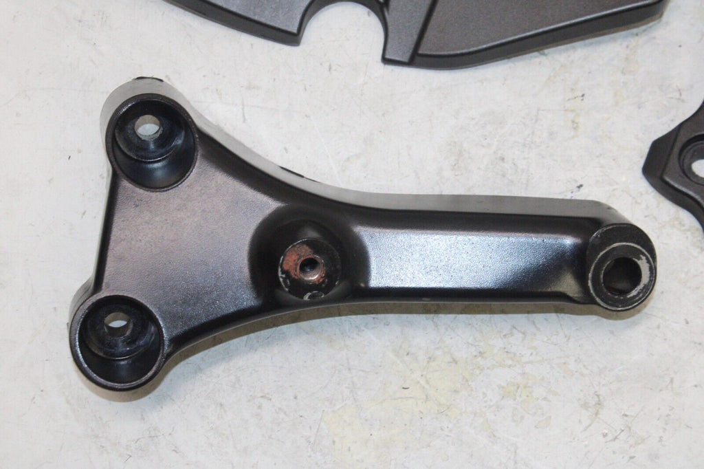 2018 Kawasaki Concours 14 Zg1400 Abs Oem Front Gas Tank Bracket Mount Set
