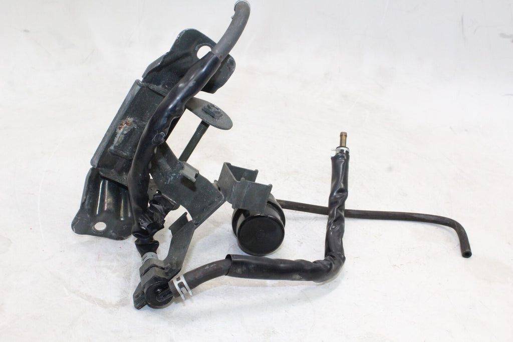 1997-02 Suzuki Tl1000S Front Gas Tank Bracket Mount Oem