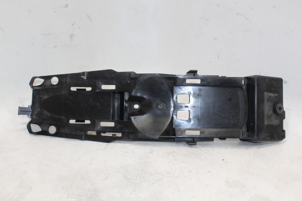 2006-07 Suzuki Gsxr600 750 Rear Tail Undertail Battery Tray Plastic 63111-01H00