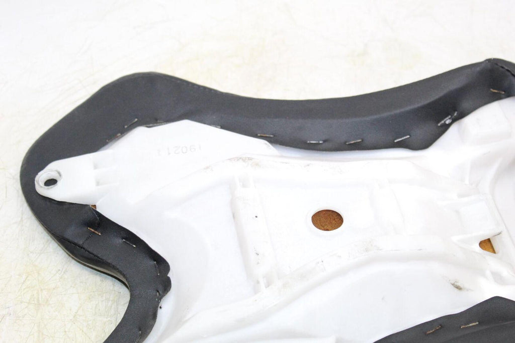 2006 Yamaha Yzf R1 Front Drivers Seat Pad Saddle Pillion