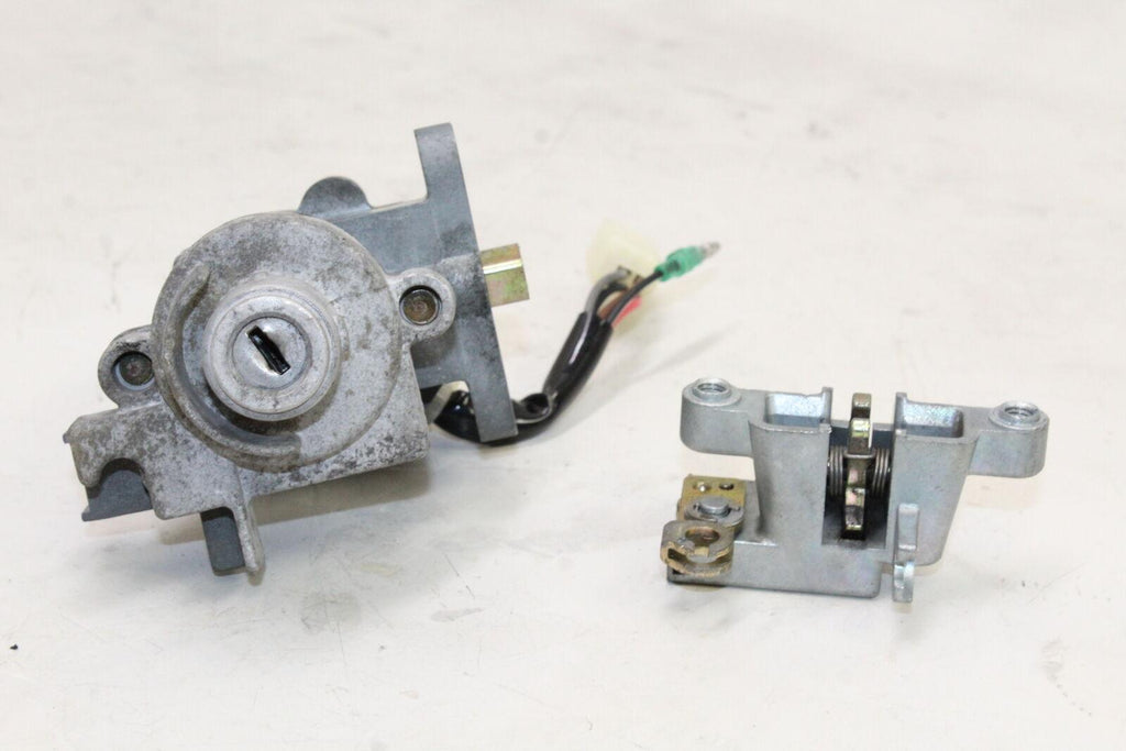 2005 Yamaha Zuma 50 Yw50 Ignition Lock W/ Seat Lock Oem *No Key*