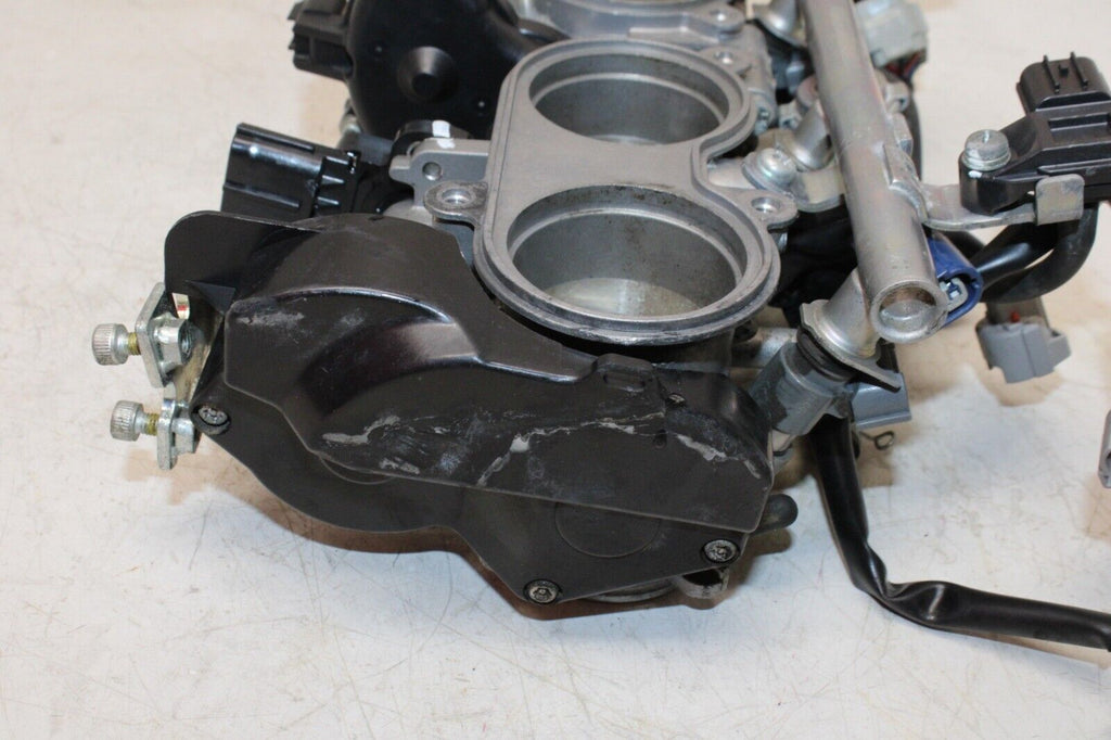 2008 Yamaha Yzf R1 Oem Main Fuel Injectors / Throttle Bodies