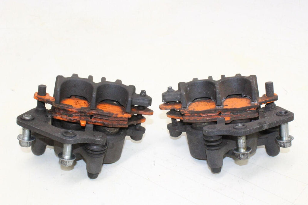 2013 09-15 Suzuki Sfv650 Right Left Front Brake Caliper Set Pair Calipers Oem