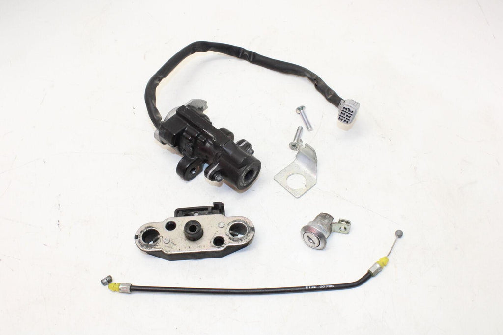 2007 Suzuki Gsxr600 Ignition Lock With Seat Lock Set !No Key!