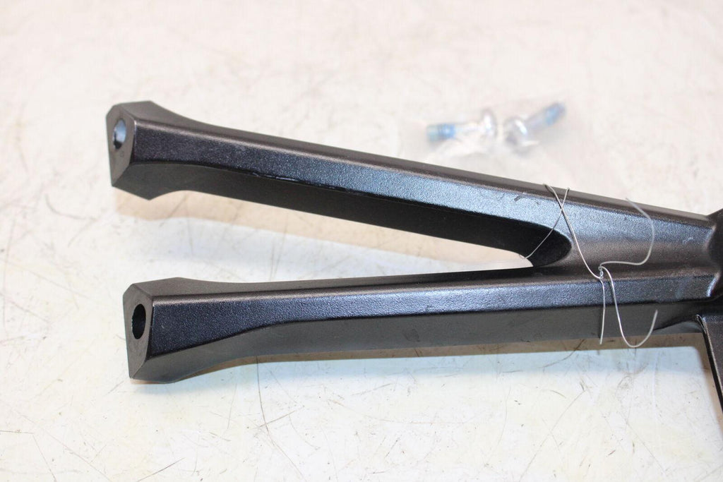 2011 Suzuki Gsxr750 Rear Back Passenger Peg Set Pair