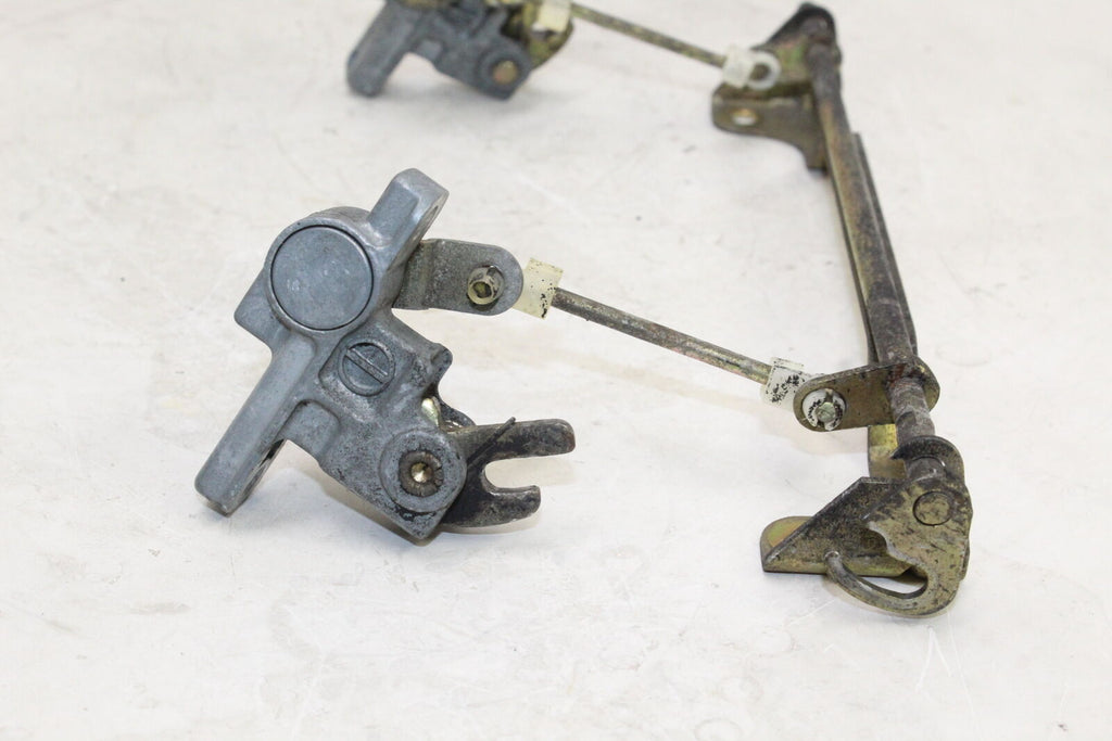 86-06 Kawasaki Concours 1000 Zg1000A Seat Bracket Mount Lock Oem