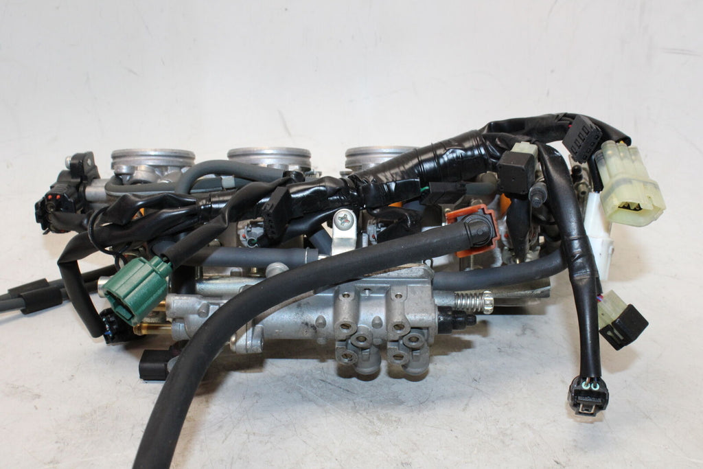 2010 Yamaha Fz6R Main Fuel Injectors / Throttle Bodies