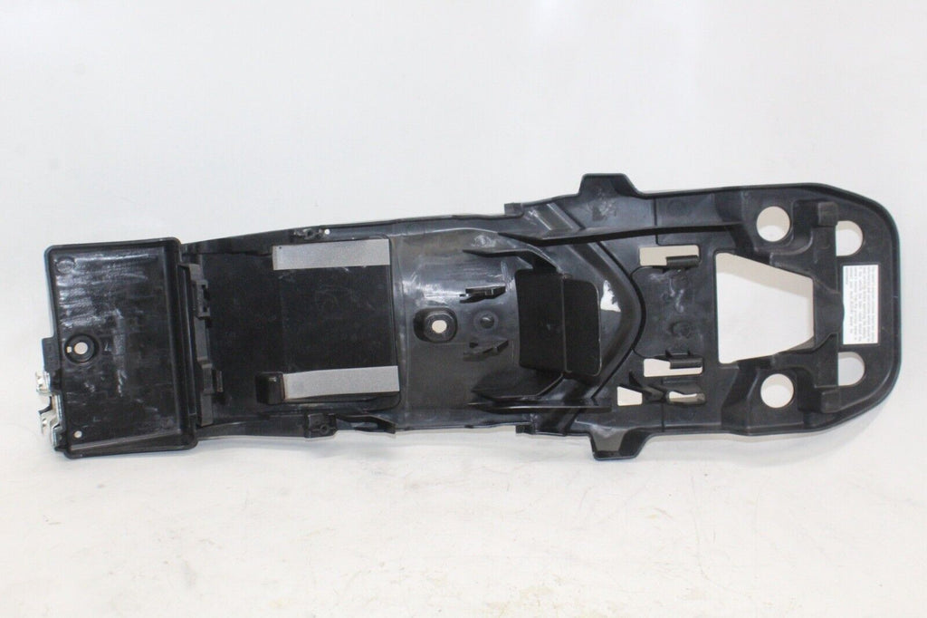 08-09 Suzuki Gsxr750 Oem Rear Back Tail Undertail Battery Tray Plastic
