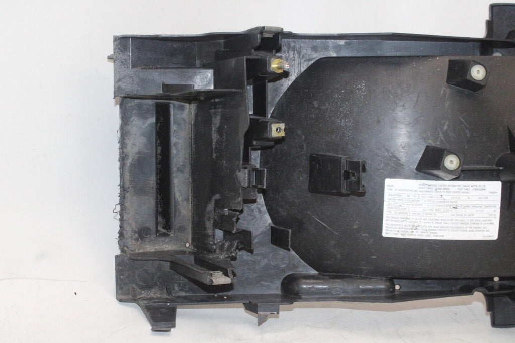 2002 Yamaha Fz1 Fazer Fzs1000 Oem Rear Back Tail Undertail Battery Tray Plastic