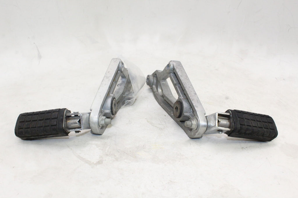 1982 Yamaha Xj750 Rear Back Passenger Peg Set Pair Oem