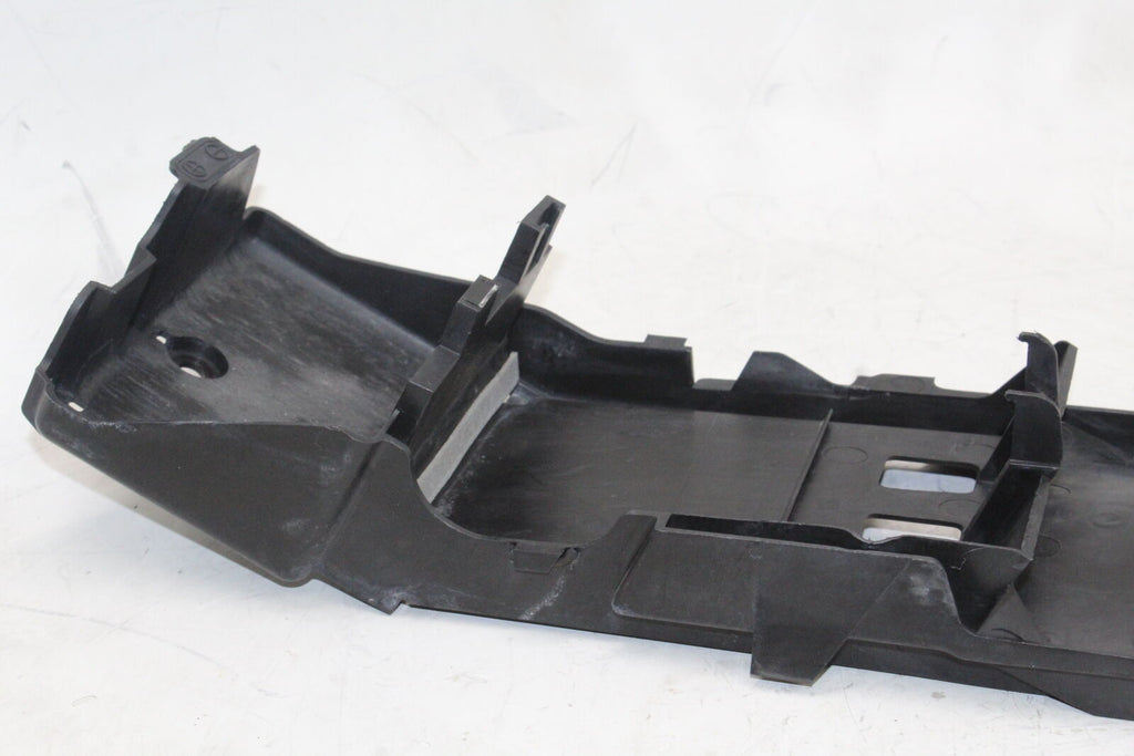 2006-07 Suzuki Gsxr600 750 Rear Tail Undertail Battery Tray Plastic 63111-01H00