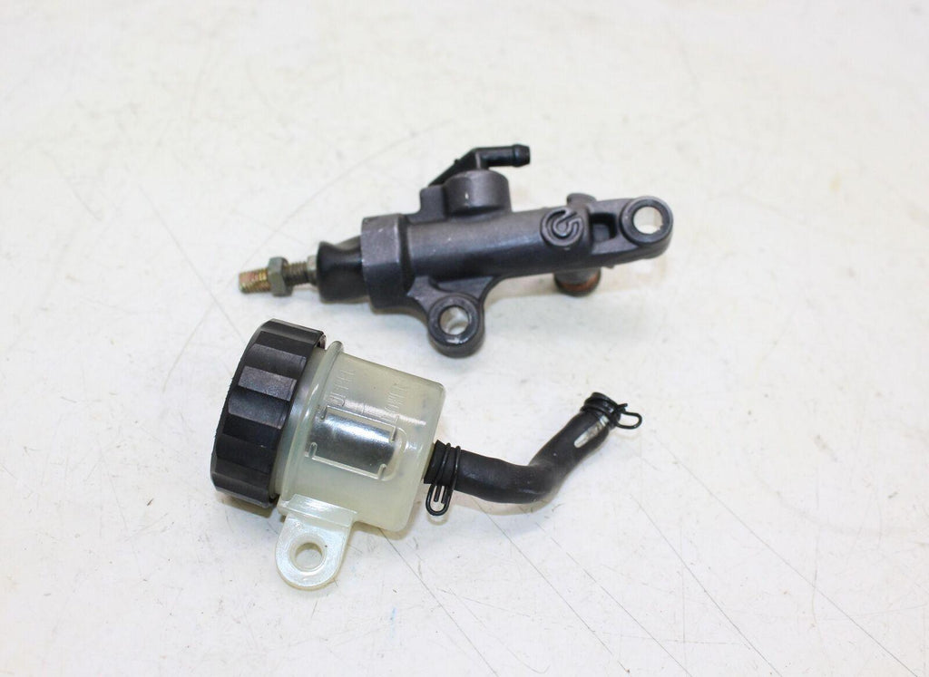 2006 Yamaha Yzf R1 Rear Back Brake Master Cylinder Brembo With Reservoir