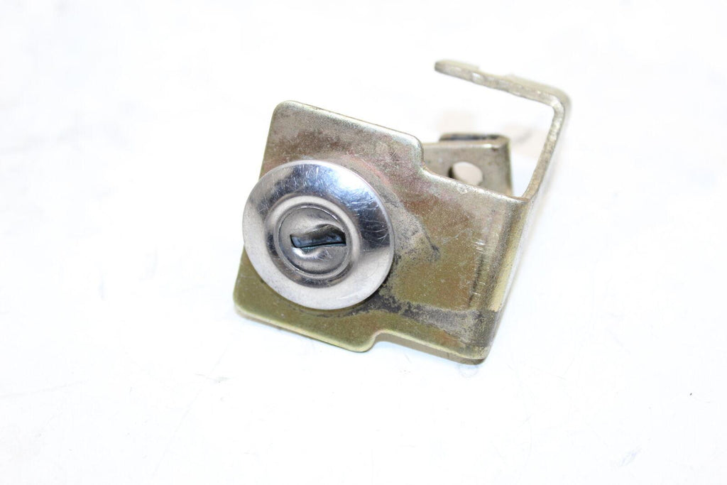 2008 Hyosung Gt250 Comet Rear Passenger Seat Latch Lock Assembly