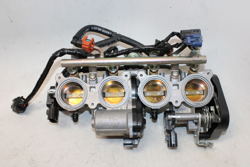 2009 Yamaha Yzf R6 Main Fuel Injectors / Throttle Bodies