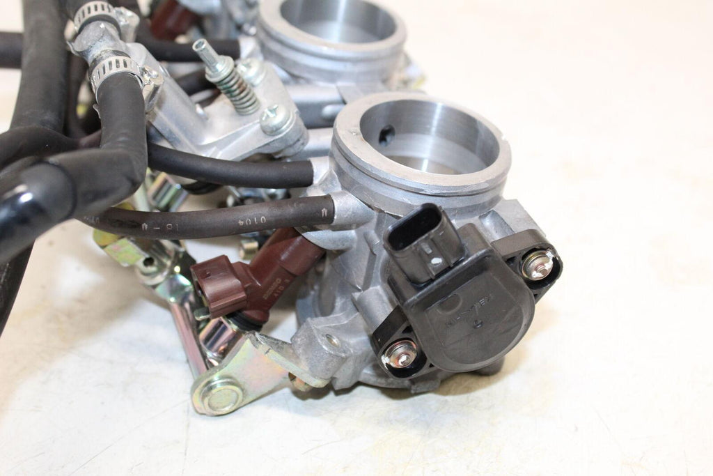 2005 Honda Cbr1000Rr Main Fuel Injectors / Throttle Bodies