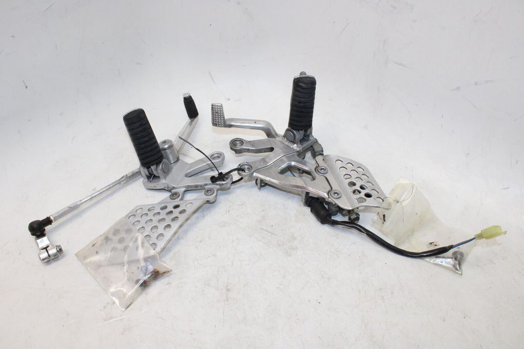 2002 Kawasaki Ninja Zx12R Zx1200B Right Left Rearsets Rear Set Driver Foot Pegs