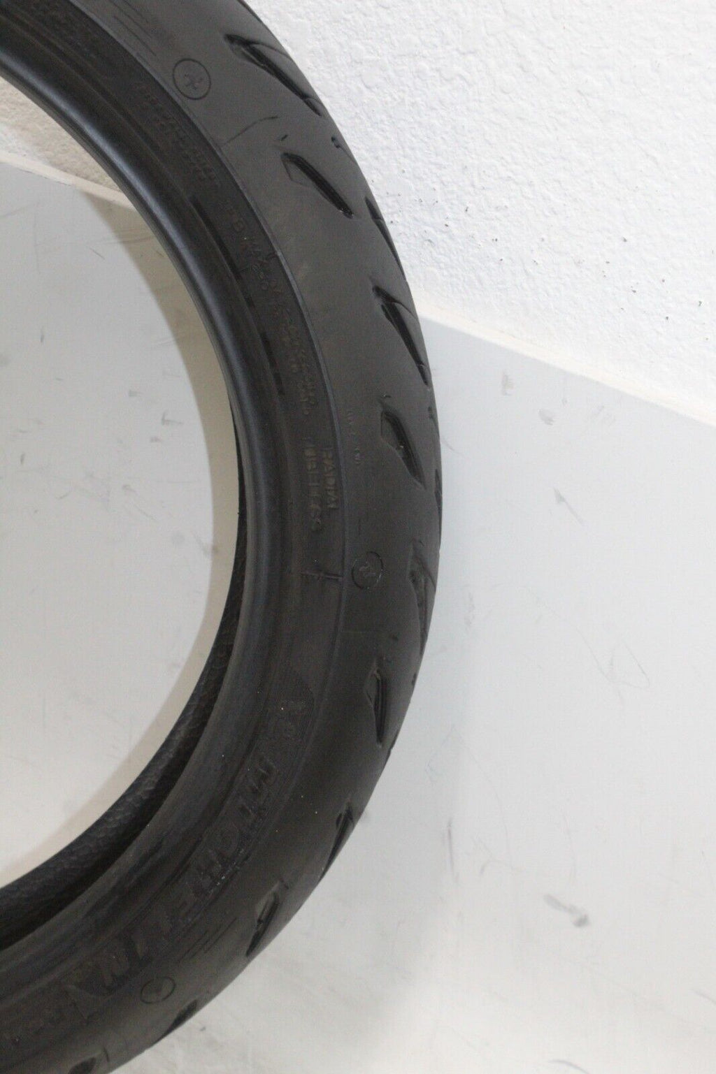2002 Suzuki Bandit 1200 Oem Front Wheel Tire Michelin Road 5
