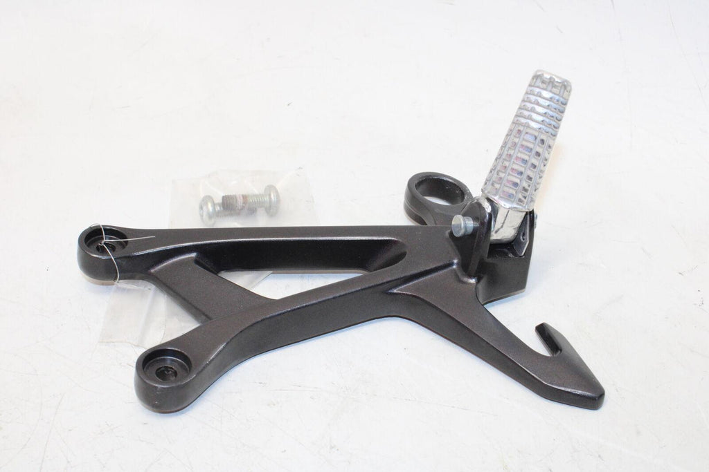 2019 Suzuki Gsxr250R Rear Back Passenger Peg Set Pair