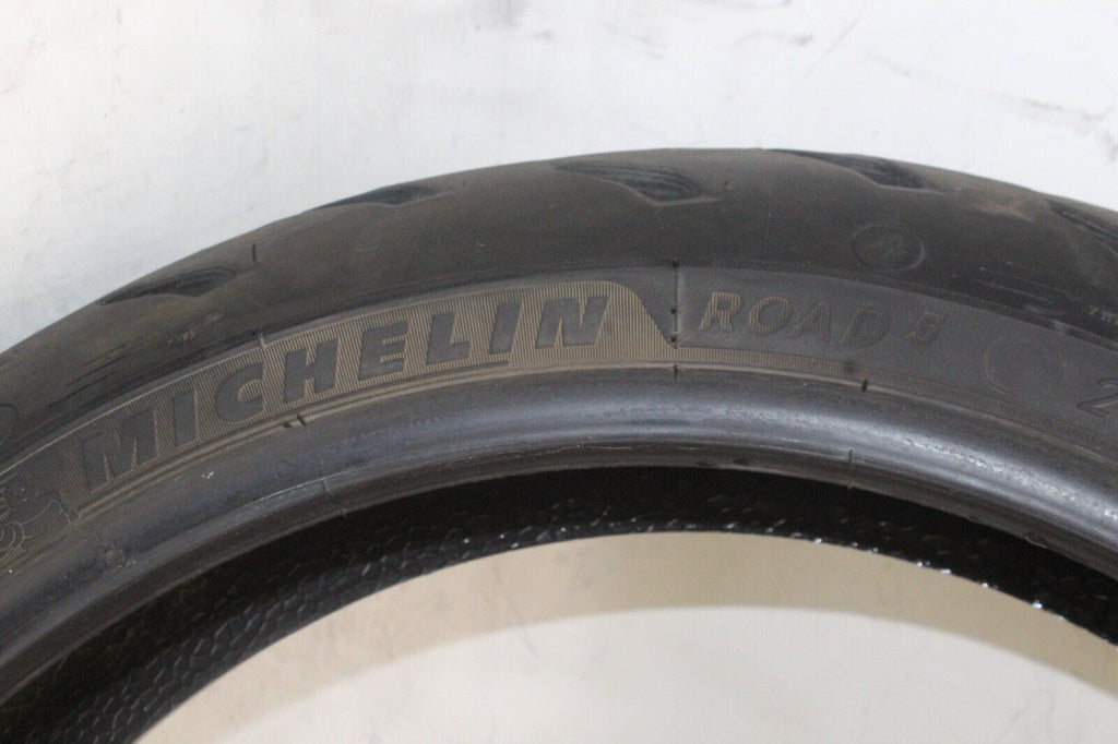 2002 Suzuki Bandit 1200 Oem Front Wheel Tire Michelin Road 5