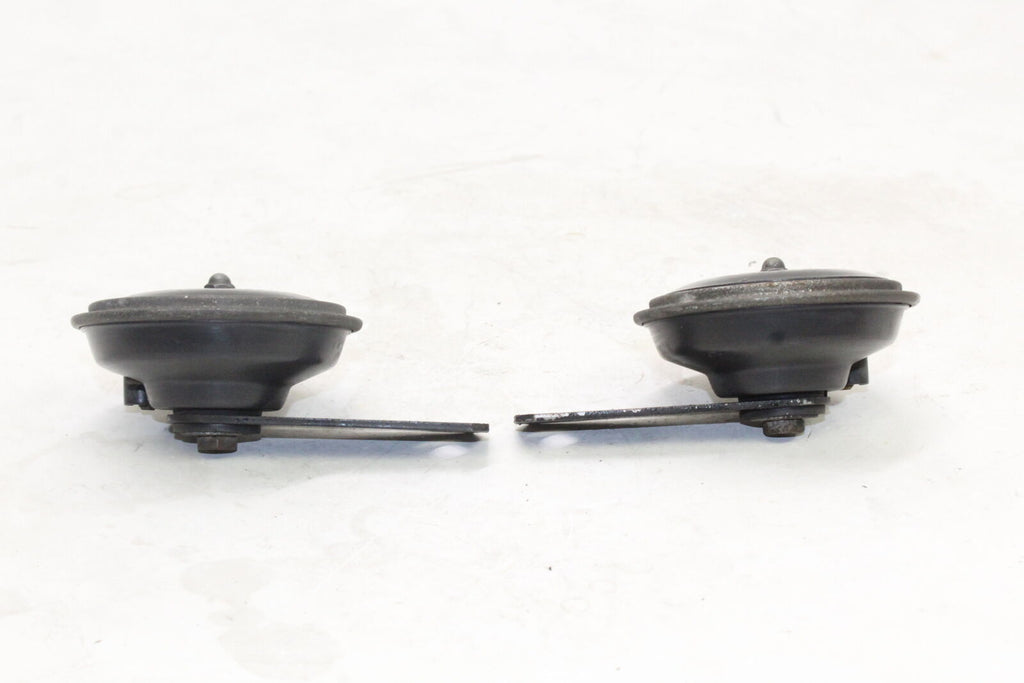 1984 Kawasaki Gpz750 Zx750A Horn Signal Pair Set Horns Oem