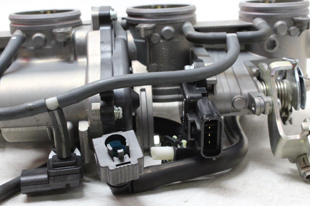 15-19 Yamaha Yzf R1 Oem Main Fuel Injectors / Throttle Bodies