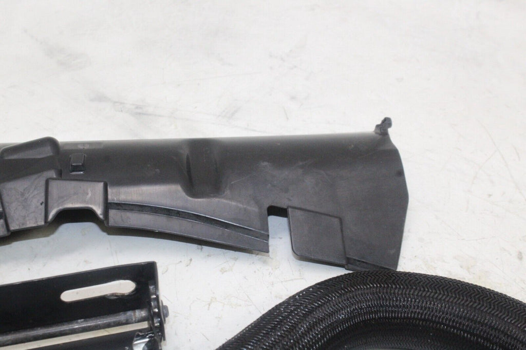 2004 Suzuki Gsxr600 Oem Hose W Misc Bracket Cowl Guard