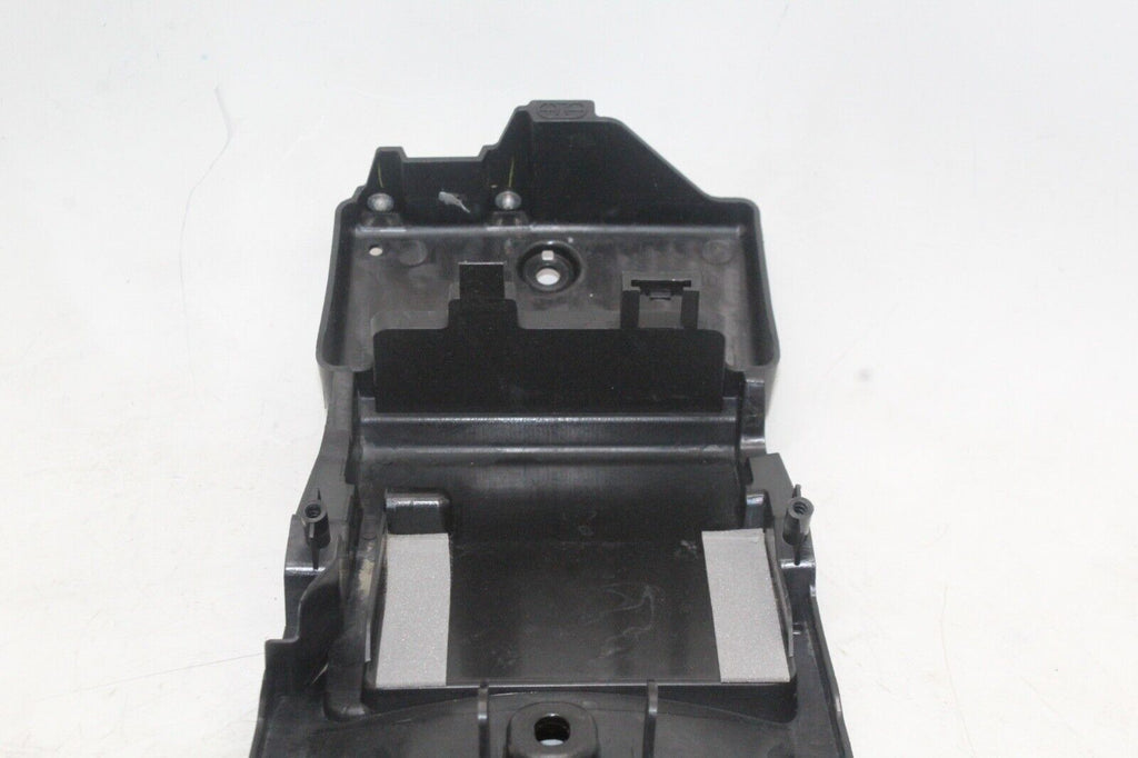 08-09 Suzuki Gsxr750 Oem Rear Back Tail Undertail Battery Tray Plastic