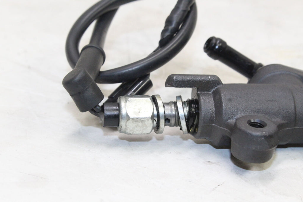 2005-06 Honda Cbr600Rr Rear Back Brake Master Cylinder 43510-Mee-D02 Oem