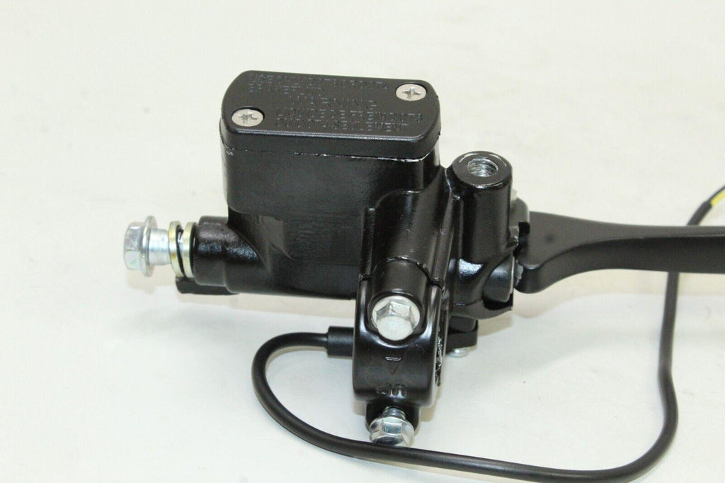 2023 Zinger 200Cc Front Master Cylinder W/ Lever Oem