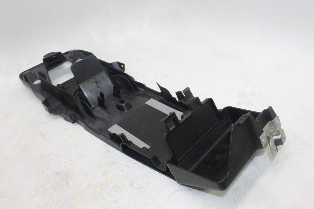 08-09 Suzuki Gsxr750 Oem Rear Back Tail Undertail Battery Tray Plastic