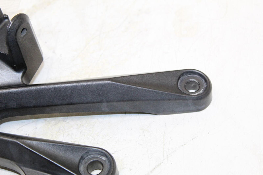2010 Kawasaki Ninja Zx14 Zx1400C Left Rear Back Passenger Peg