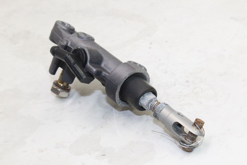 1998-99 Yamaha Yzf R1 Rear Back Brake Master Cylinder 3Tu-2583V-01-00 Oem