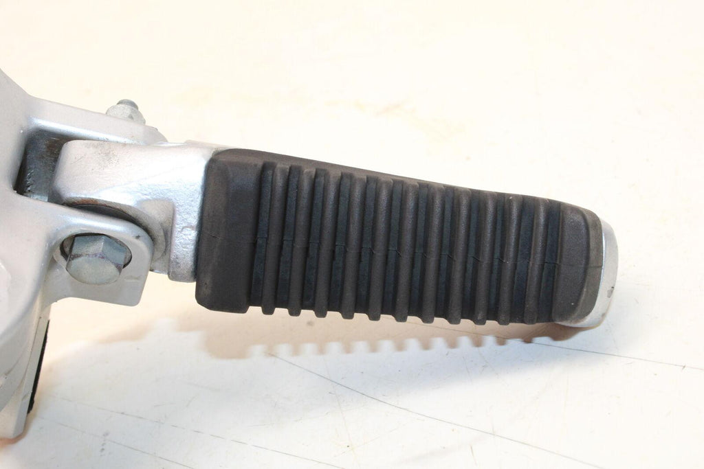 1990 Suzuki Vx800 Rear Passenger Foot Step Peg